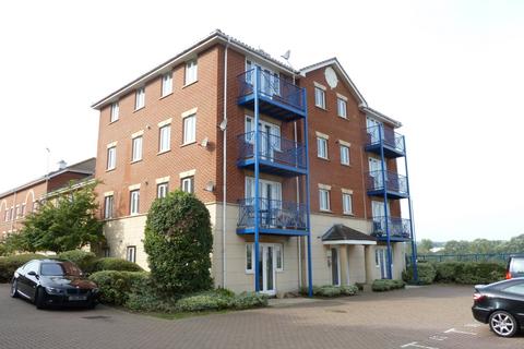 2 bedroom apartment to rent, Applecross Close Rochester ME1