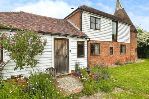 Spitfire Oast Bethersden Road, Bethersden, Ashford, TN26 3HE