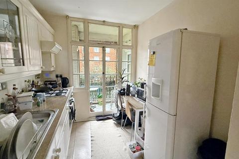 2 bedroom flat to rent, Vermont Road, London SW18