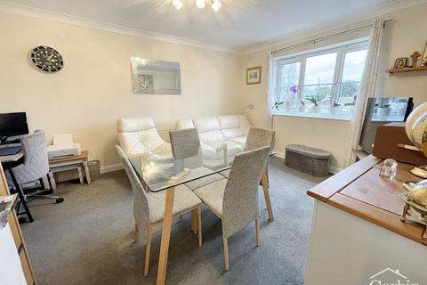 2 bedroom flat for sale, Gracie Court, Bournemouth, BH10 7