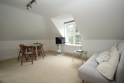 2 bedroom apartment for sale, Alumhurst Road, ALUM CHINE, BH4