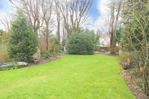 50 Park Hill, Carshalton, SM5 3RU