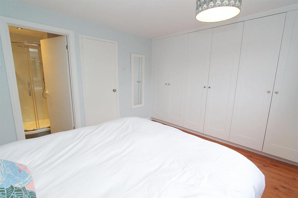 Bed 1b.jpg