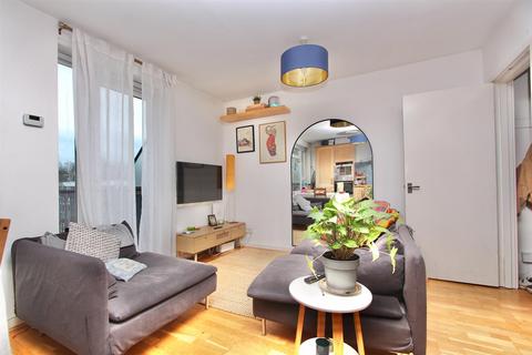 4 bedroom flat to rent, Foulden Road, London N16