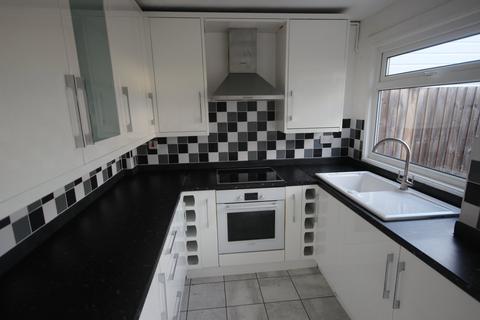 3 bedroom end of terrace house to rent, Langtons Meadow, Farnham Common SL2