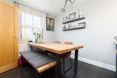 19 Bronte Avenue, Stotfold, Hitchin, SG5 4FB