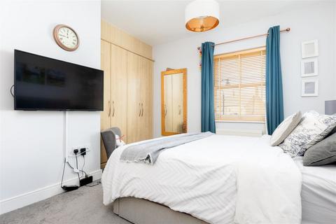 19 Bronte Avenue, Stotfold, Hitchin, SG5 4FB
