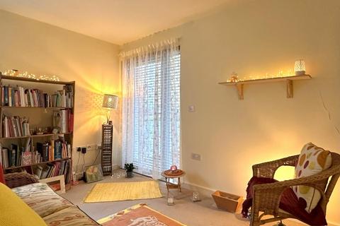 2 bedroom flat for sale, Wain Close, Penarth