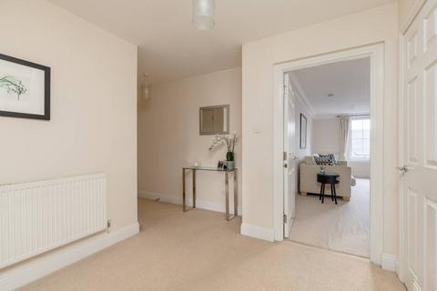 10/10 Powderhall Rigg, Edinburgh, EH7 4GG