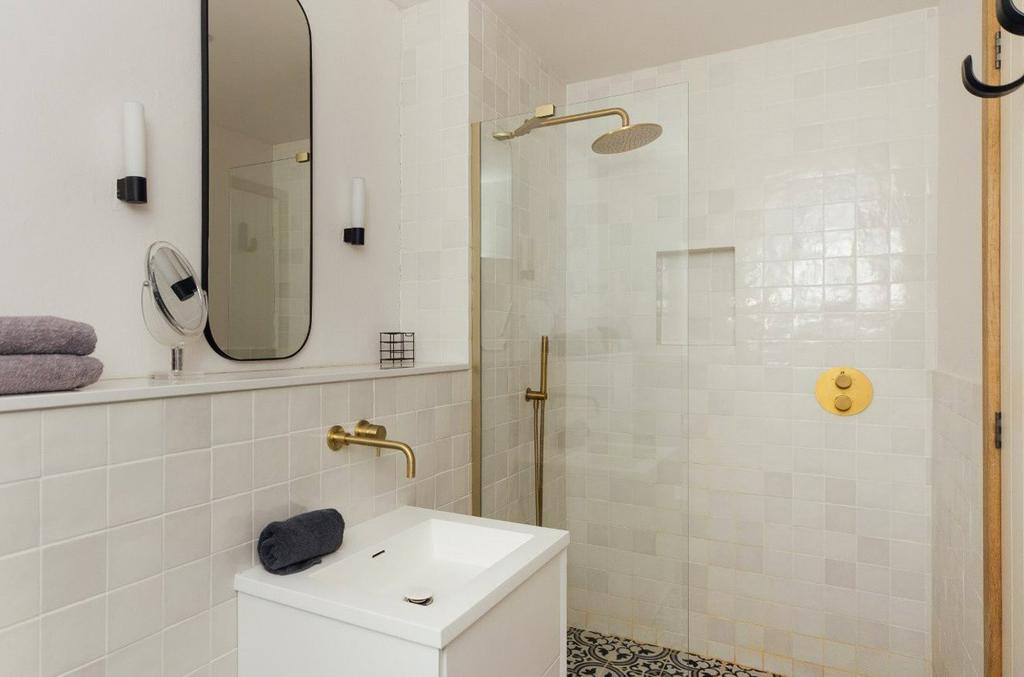 En Suite Shower