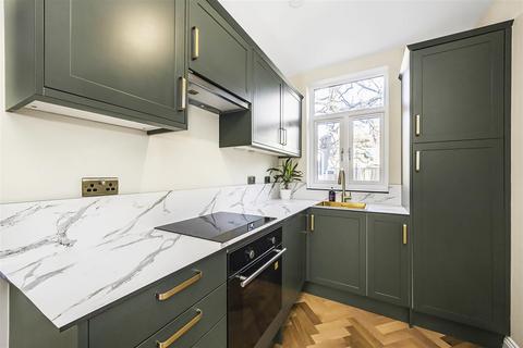 2 bedroom flat for sale, St. Annes Road, London E11