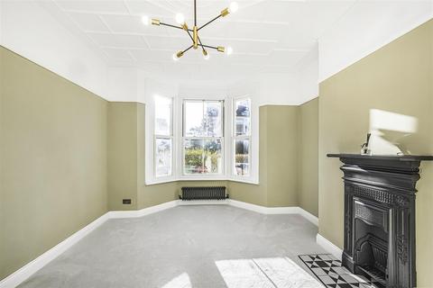 2 bedroom flat for sale, St. Annes Road, London E11