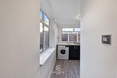 2 bedroom terraced house for sale, Trevelyan Road, London