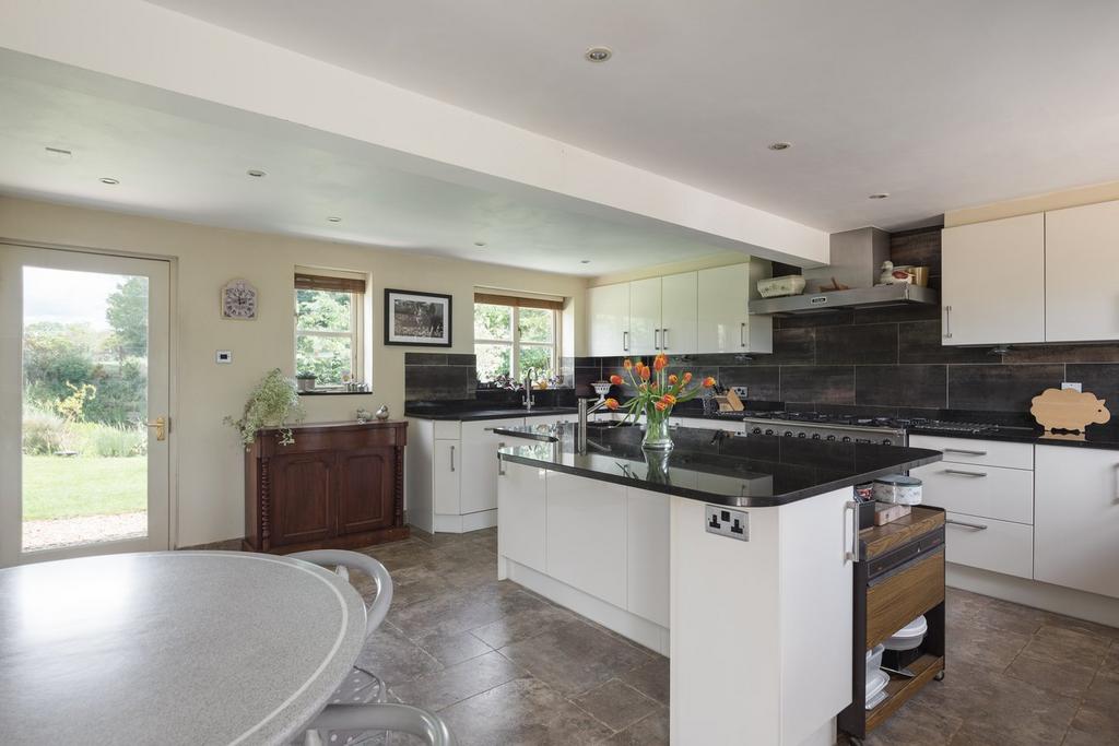 Kitchen / Breakfast Room