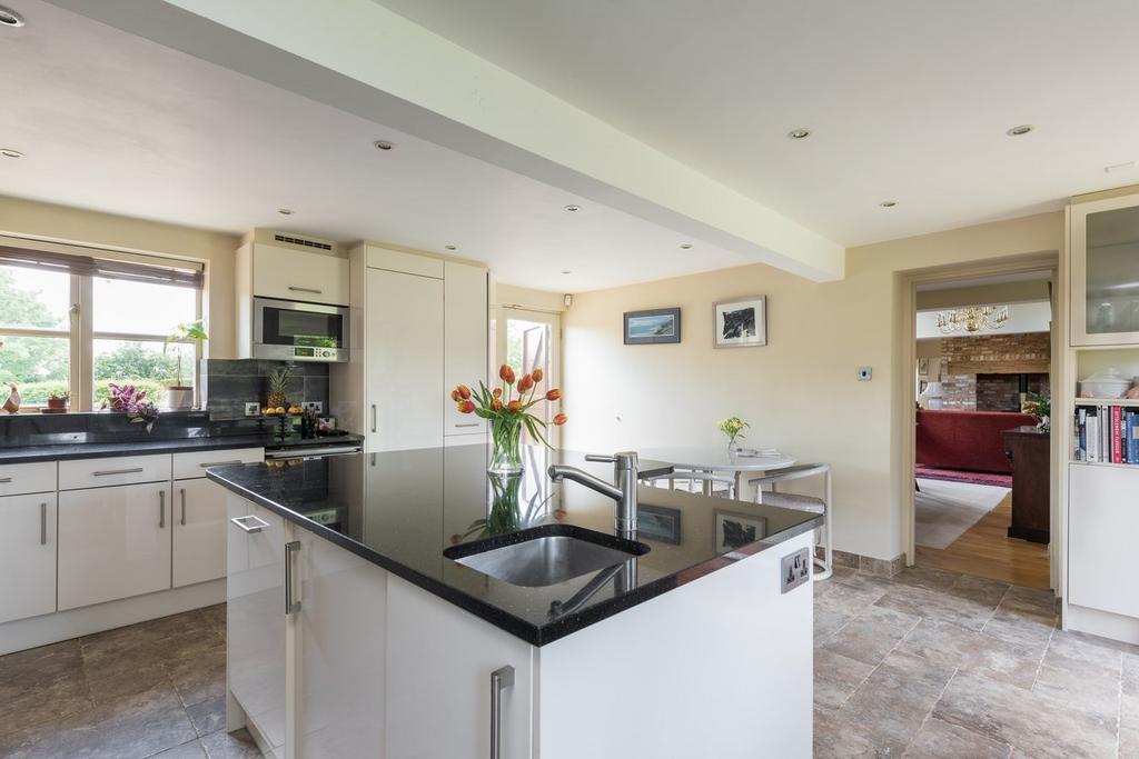 Kitchen / Breakfast Room