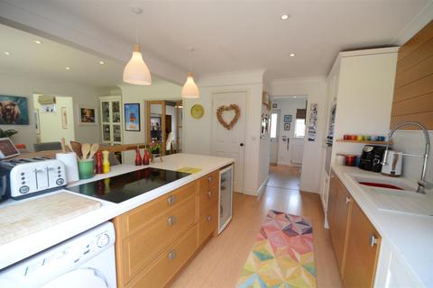 46 Alderton Way, Trowbridge, BA14 0UH