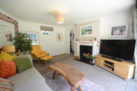 46 Alderton Way, Trowbridge, BA14 0UH