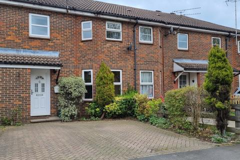 3 bedroom terraced house to rent, Holwell Road, Welwyn Garden City, AL7