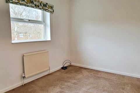 3 bedroom terraced house to rent, Holwell Road, Welwyn Garden City, AL7