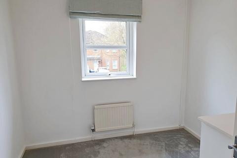 3 bedroom terraced house to rent, Holwell Road, Welwyn Garden City, AL7