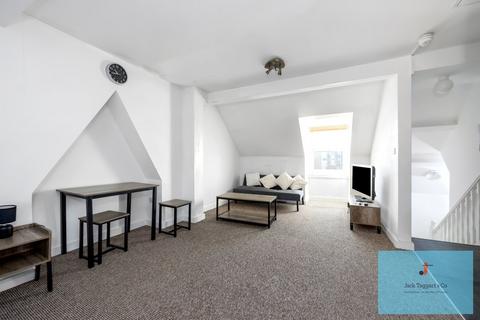 Studio to rent, Church Road, Hove, BN3