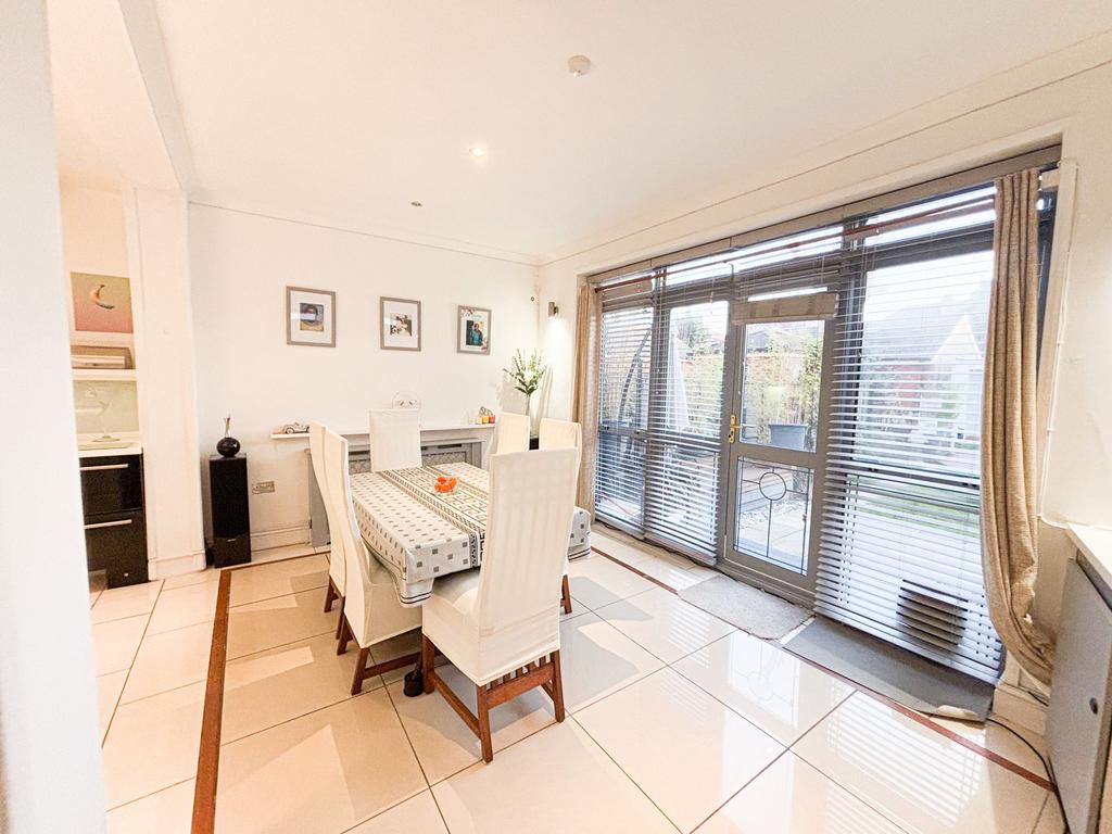St Clair Close IG5