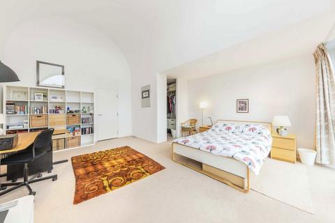 1 bedroom flat for sale, Breton House, London EC2Y