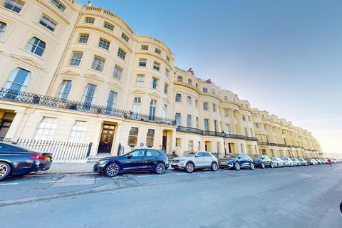 1 bedroom flat for sale, Brunswick Square, Hove, BN3