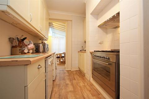 1 bedroom flat to rent, East Hill, London SW18