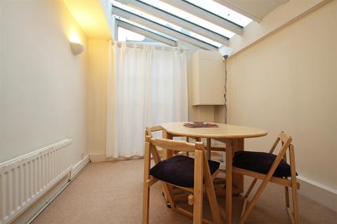 1 bedroom flat to rent, East Hill, London SW18