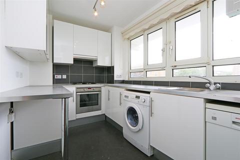 2 bedroom flat to rent, Hookham Court, Deeley Road, Wandsworth SW8