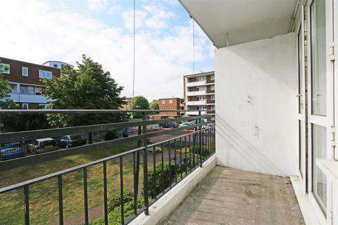 2 bedroom flat to rent, Hookham Court, Deeley Road, Wandsworth SW8