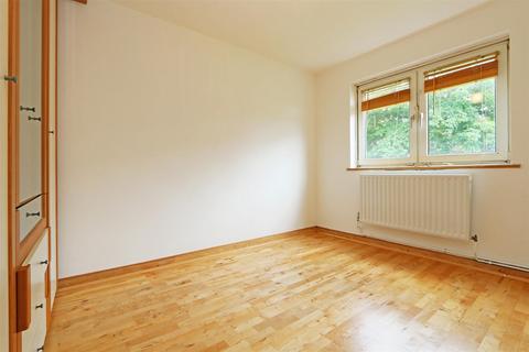 2 bedroom flat to rent, Hookham Court, Deeley Road, Wandsworth SW8