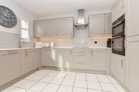 2 Halton Road, Kenley, CR8 5GN