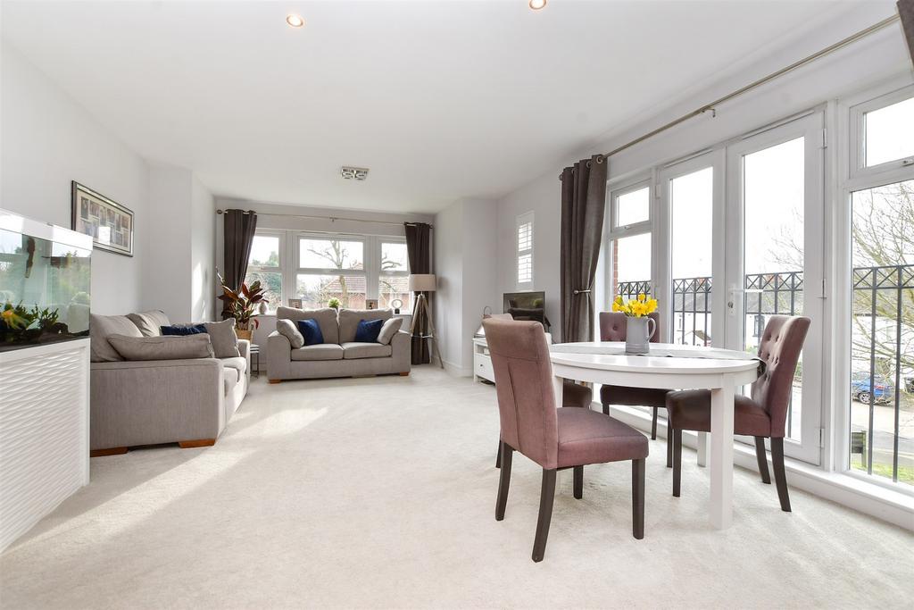 Kitchen / Lounge / Dining Room