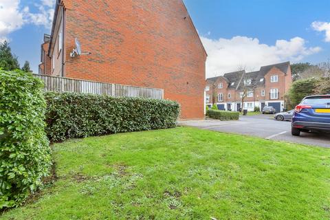 2 Halton Road, Kenley, CR8 5GN