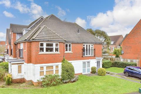 2 Halton Road, Kenley, CR8 5GN