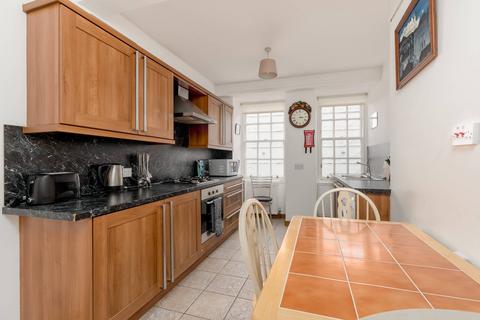 1 bedroom flat for sale, 451/8 Lawnmarket, Old Town, Edinburgh, EH1 2NX