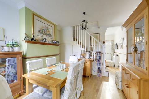 18 Aitken Road, London, SE6 3BG