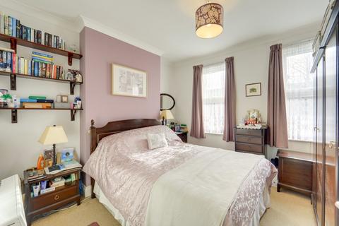 18 Aitken Road, London, SE6 3BG