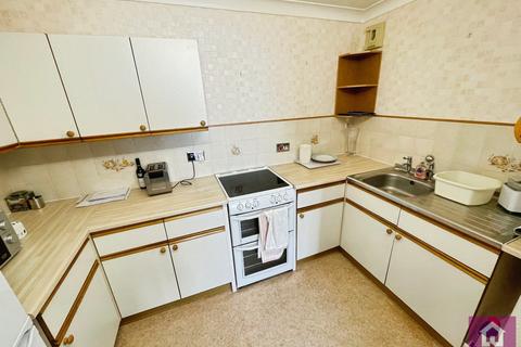2 bedroom flat for sale, Queens Park View, Chester, Cheshire, CH4