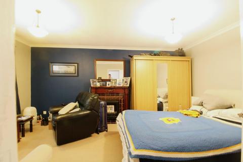 37 Edgehill, Freshbrook, Swindon, SN5 8NN