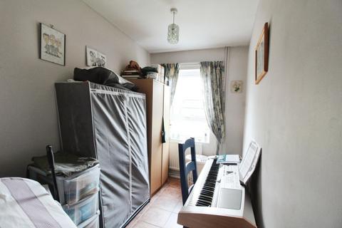 37 Edgehill, Freshbrook, Swindon, SN5 8NN