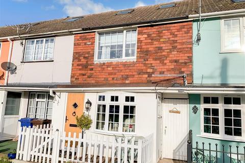 3 bedroom terraced house for sale, Barrow Green, Teynham, Sittingbourne, Kent