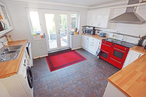 4 bedroom detached house for sale, Station Road, Rainham, Gillingham