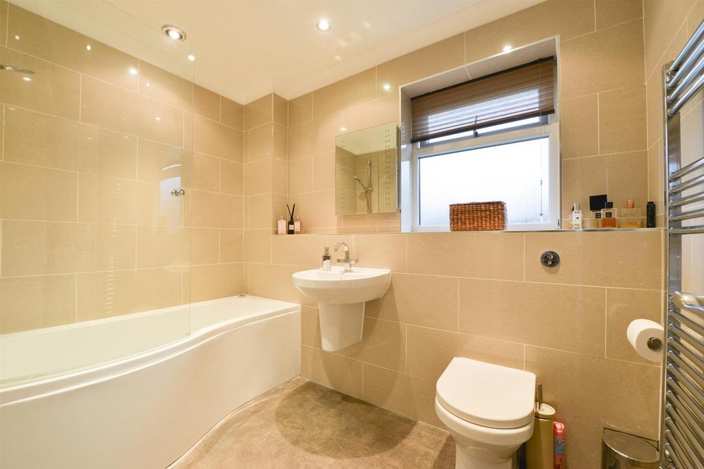 Russett Close19.jpg