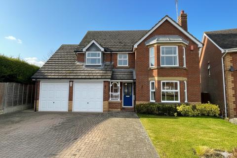 5 bedroom detached house for sale, Gatehill Gardens, Luton, Bedfordshire, LU3 4EZ