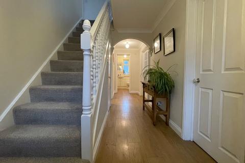 5 bedroom detached house for sale, Gatehill Gardens, Luton, Bedfordshire, LU3 4EZ