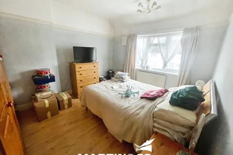 3 bedroom semi-detached house to rent, Springfield Park Road, Chelmsford