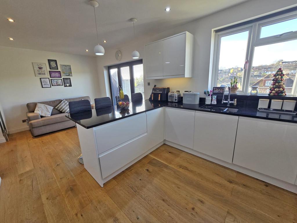 Kitchen (2)